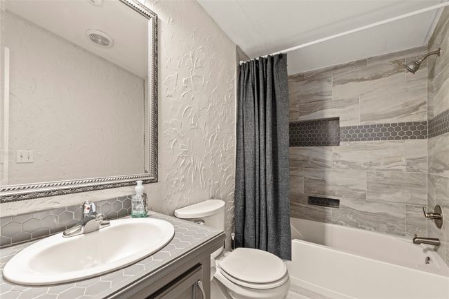 Bathroom 2 | Image 19