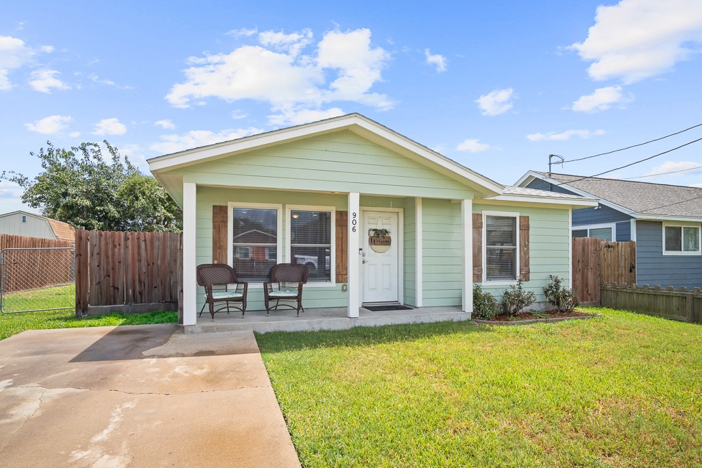 Young St, Rockport, TX 78382