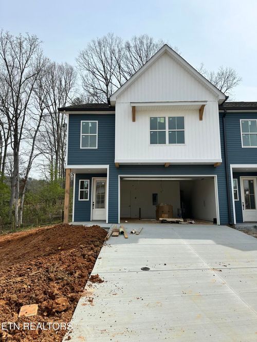 1645 Lateglow Way, Knoxville, TN, 37931-2567 | Card Image