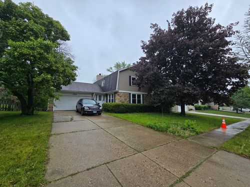 355 Crestwood Ct, Algonquin, IL, 60102-1919 | Card Image
