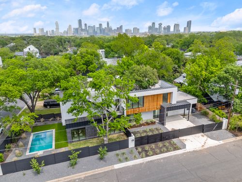 2215 S 3rd St, Austin, TX, 78704-5023 | Card Image