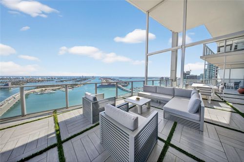 5306-1100 Biscayne Blvd, Miami, FL, 33132-1753 | Card Image