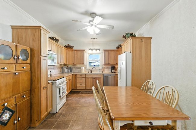 1111 W 8 Th St, House other with 3 bedrooms, 3 bathrooms and null parking in Cisco TX | Image 12