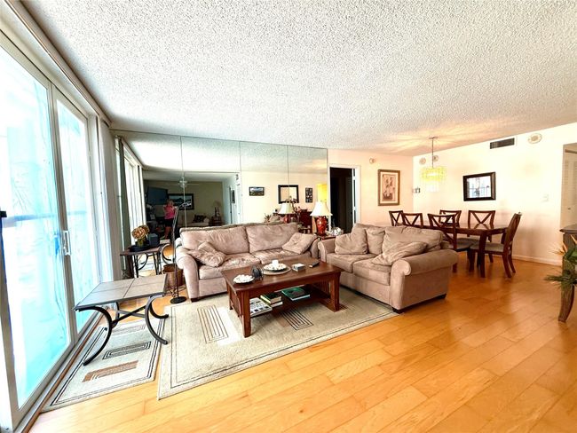 Living/dining room | Image 4