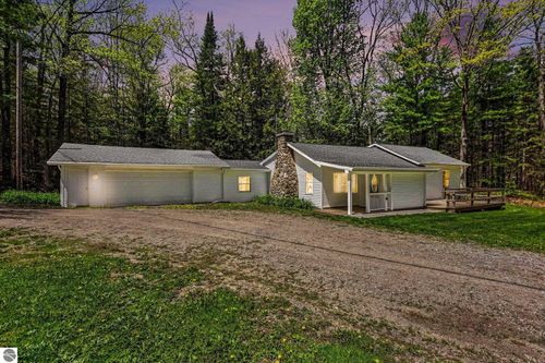 5950 Mark Dr, Hale, MI, 48739-9518 | Card Image