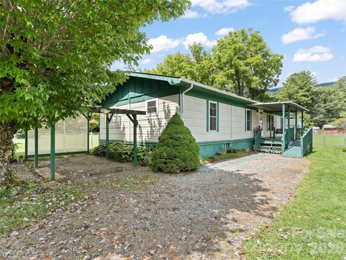 1254 Sulphur Springs Rd, Waynesville, NC, 28786-4543 | Card Image