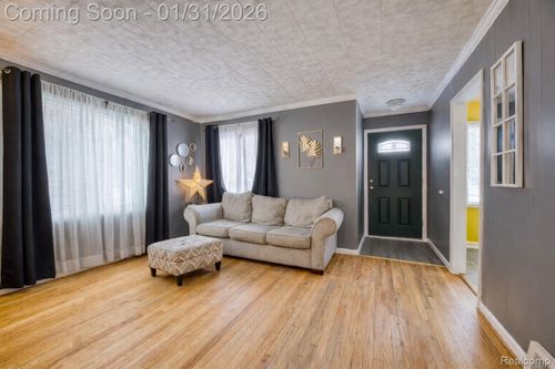 16635 Macarthur, Redford, MI, 48240-2488 | Card Image