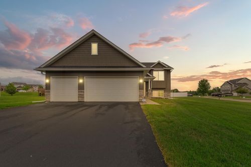 2401 Foxtail Ln, Faribault, MN, 55021-2322 | Card Image