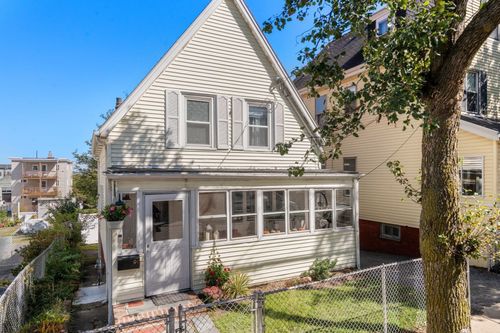 91 Heath St, Somerville, MA, 02145-1515 | Card Image