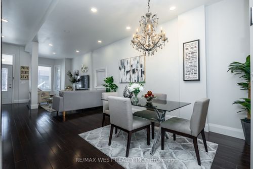 540 Dufferin St, Toronto, ON, M6K2A7 | Card Image
