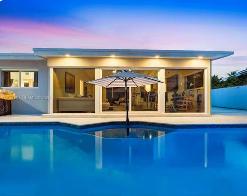 561 Ne 172nd Street, North Miami Beach, FL, 33162 | Card Image
