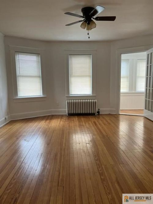 164 Main St, South River, NJ, 08882-1555 | Card Image