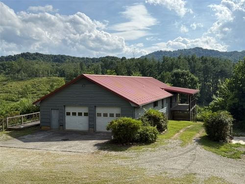 735 Weaver Ford Road, Grassy Creek, NC, 28631 | Card Image
