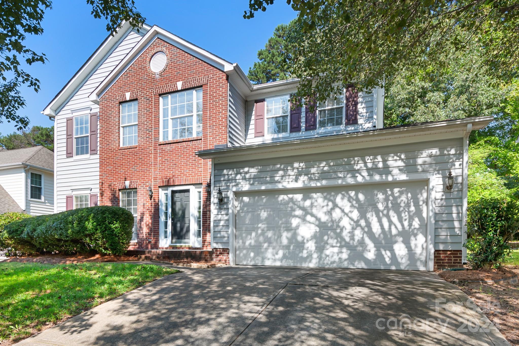 Dauphine Dr, Charlotte, NC 28216