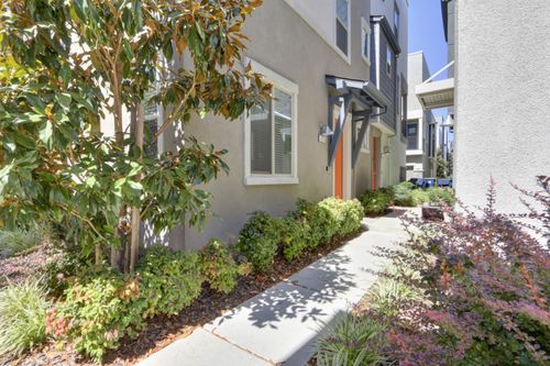 270 Log Pond Ln, Sacramento, CA, 95818-1137 | Card Image