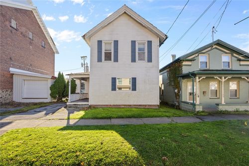 98 Canal St, Lyons, NY, 14489-1454 | Card Image