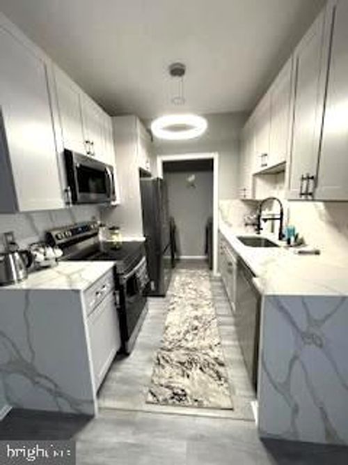 unit-5403-1581 Spring Gate Dr, MCLEAN, VA, 22102-3442 | Card Image