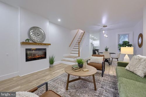 610 E Madison St, LANCASTER, PA, 17602-2420 | Card Image