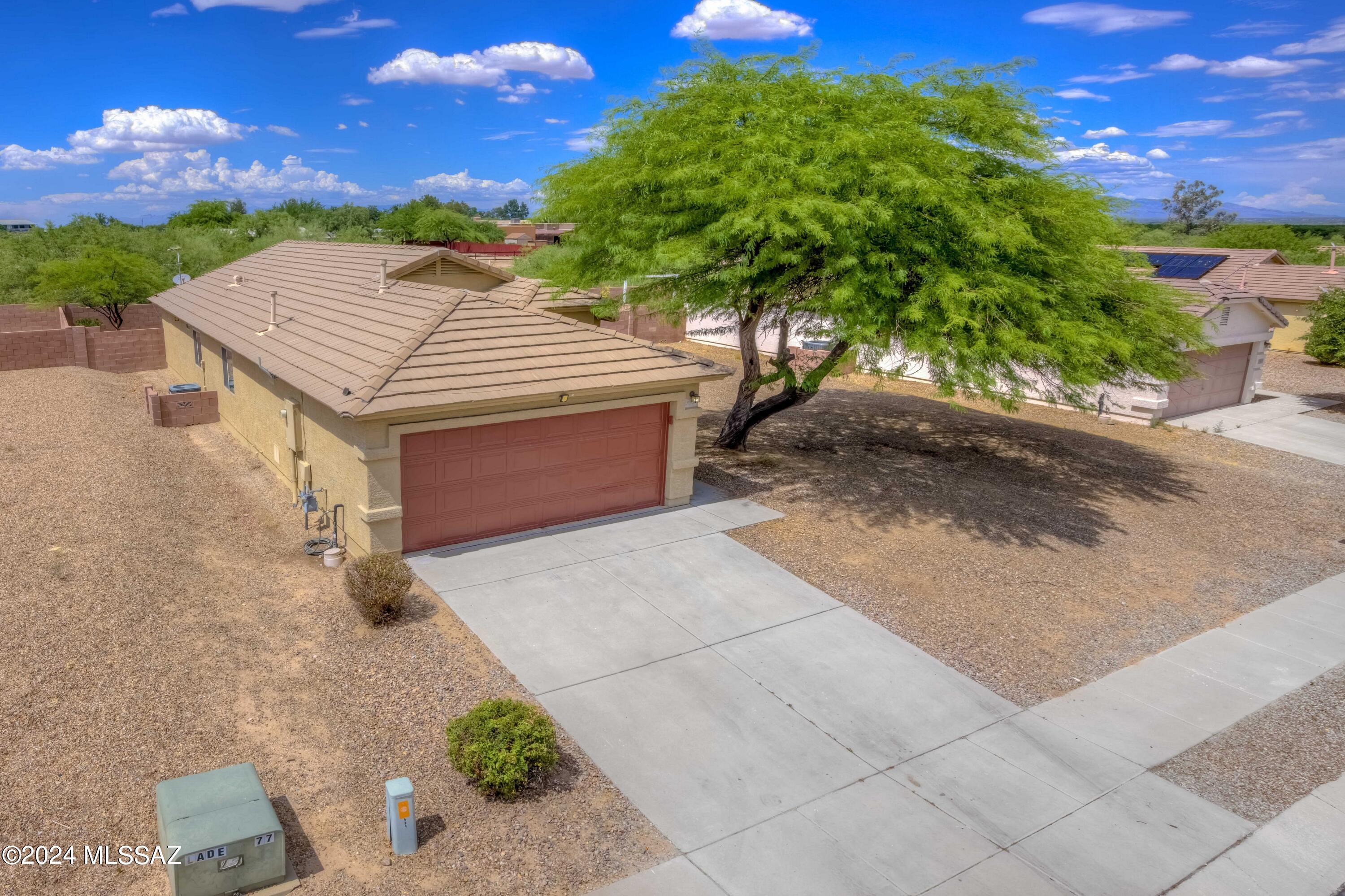 Amber Hawk Ct, Green Valley, AZ 85614