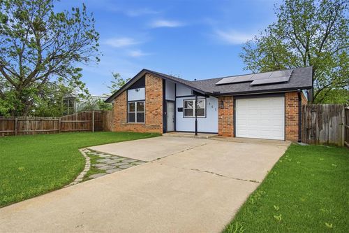 707 W 7th St, Shawnee, OK, 74801-7661 | Card Image
