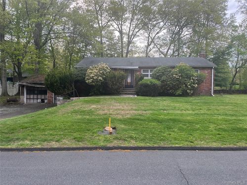 7 Radcliff Dr, New City, NY, 10956-3613 | Card Image