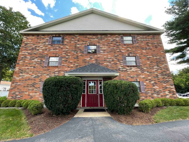 APT-13 - 11 Railroad Ave, Condo with 2 bedrooms, 1 bathrooms and null parking in Derry NH | Image 4