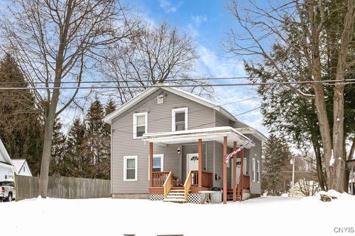 822 Oneida St, Fulton, NY, 13069-1979 | Card Image