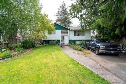 1682 140 St, Surrey, BC, V4A4G9 | Card Image
