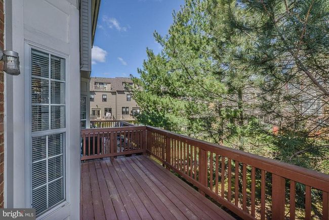 6028 Madison Overlook Ct, Townhouse with 3 bedrooms, 4 bathrooms and null parking in FALLS CHURCH VA | Image 4