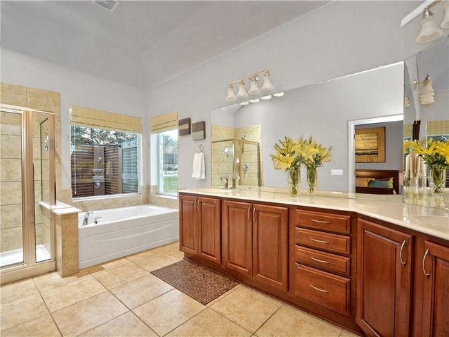 208 Raindance Cv, House other with 4 bedrooms, 3 bathrooms and 4 parking in Austin TX | Image 12