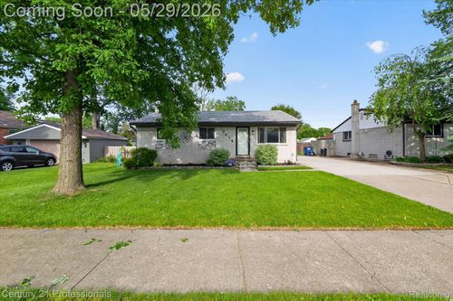7414 Gilman St, Westland, MI, 48185-2657 | Card Image