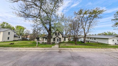 320 N 3rd St, Le Sueur, MN, 56058-1524 | Card Image