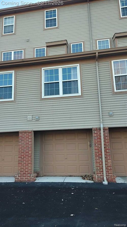 2875 Barclay Way, Ann Arbor, MI, 48105-9462 | Card Image