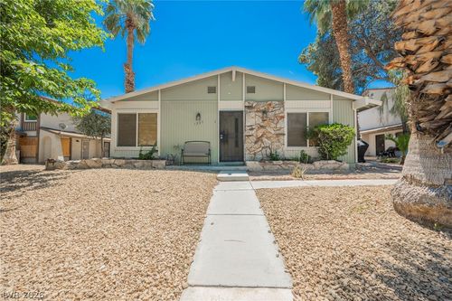 4-1337 Dorothy Ave, Las Vegas, NV, 89119-6417 | Card Image