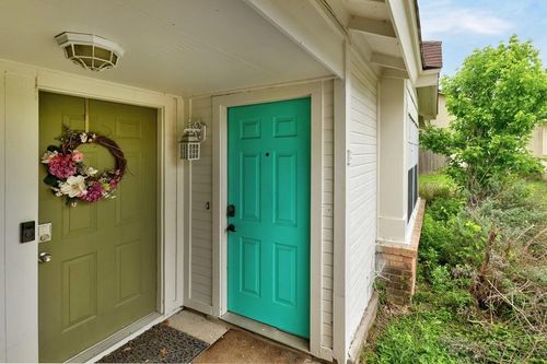 b-7601 Woodstone Cv, Austin, TX, 78749-3280 | Card Image