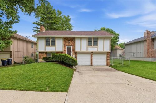 10737 Lewis Ct, Kansas City, MO, 64134-3040 | Card Image