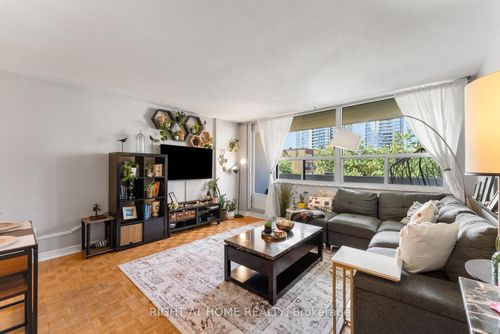 817-40 Homewood Ave, Toronto, ON, M4Y2K2 | Card Image