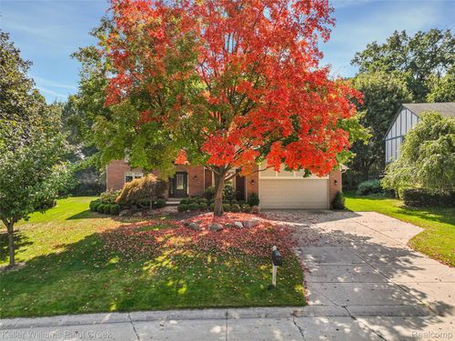 3365 Rocky Crest Dr, Rochester Hills, MI, 48306-3750 | Card Image