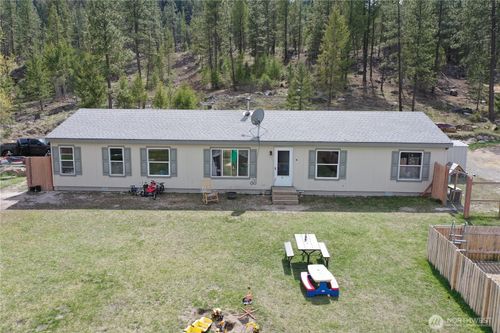 722 Aeneas Valley Rd, Tonasket, WA, 98855-9553 | Card Image