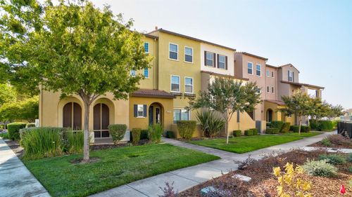 unit-46104-5301 E Commerce Way, Sacramento, CA, 95835-3036 | Card Image