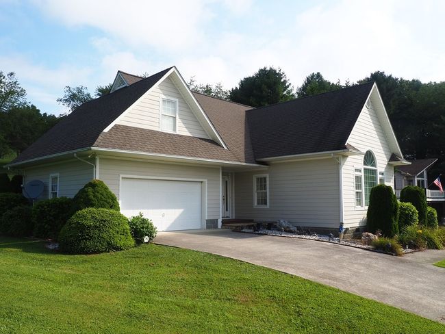 19 Lone Oak Ct, House other with 4 bedrooms, 4 bathrooms and 2 parking in Laurel Fork VA | Image 14