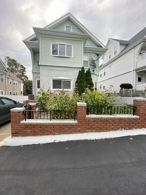 1-130 White St, Belmont, MA, 02478-4916 | Card Image
