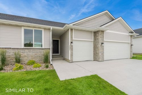 5702 Ne Creekridge Dr, Ankeny, IA, 50021-8702 | Card Image