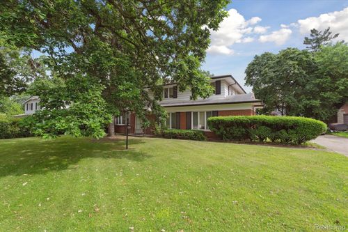 1281 Balmoral Dr, Detroit, MI, 48203-1777 | Card Image