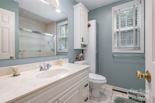 Ensuite bathroom | Image 20