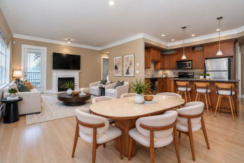 301-22150 Dewdney Trunk Rd, Maple Ridge, BC, V2X3H6 | Card Image