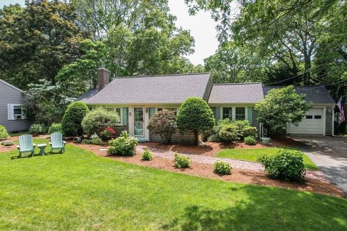 105 Pond St, South Yarmouth, MA, 02664-4224 | Card Image