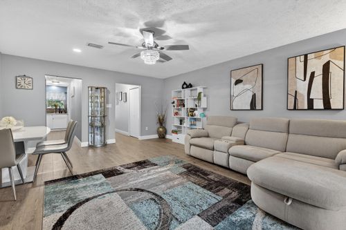 d-35 10th St, SHALIMAR, FL, 32579-2046 | Card Image