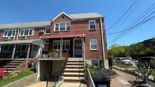 2-61-53 219th St, Oakland Gardens, NY, 11364-2242 | Card Image