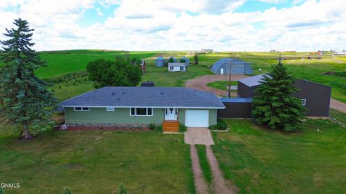 2932 134th Avenue Nw, Arnegard, ND, 58835 | Card Image